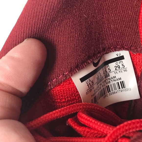 Size 11.5 Nike Men ROSHE 2 FLYKNIT Shoes - Picture 7 of 9